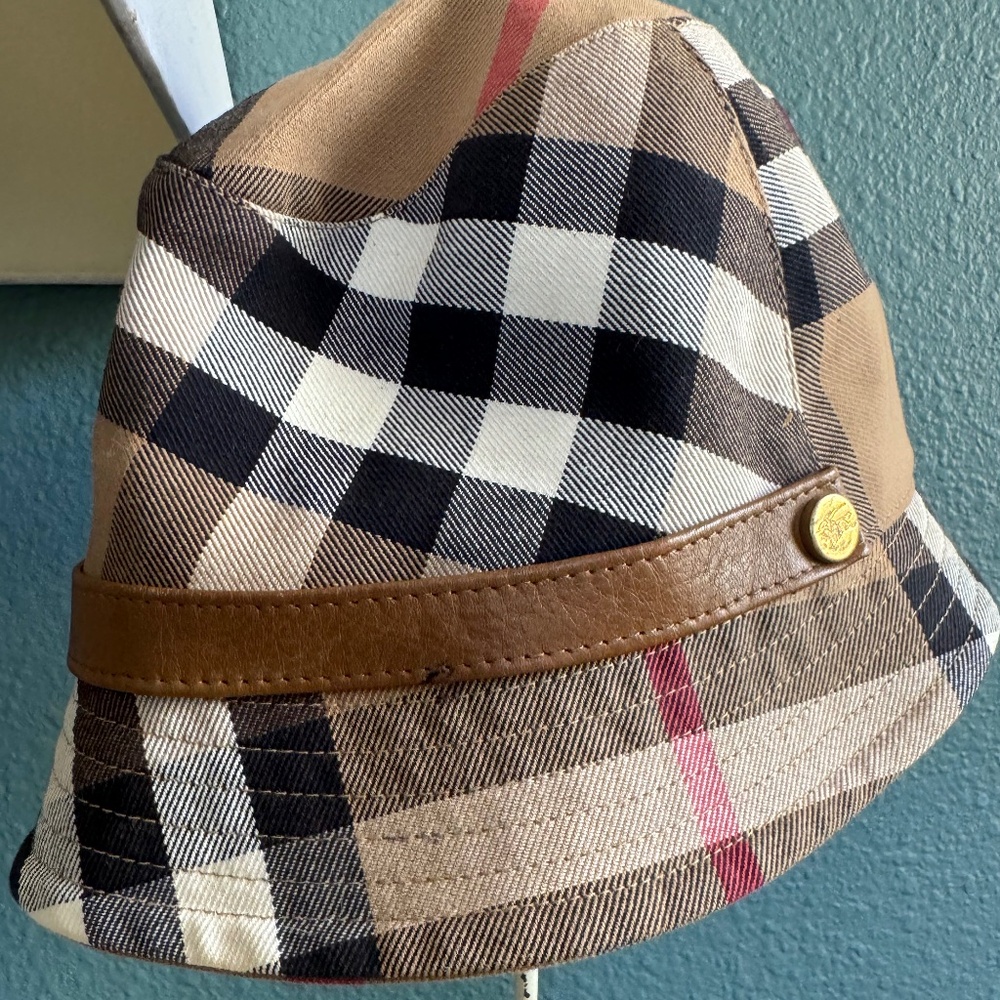 Authentic Burberry Bucket Hat Nova Check Beige Brown Size M RARE
